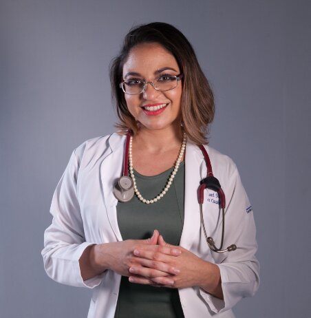 Dr. Yeusví Maley Flores Cazola